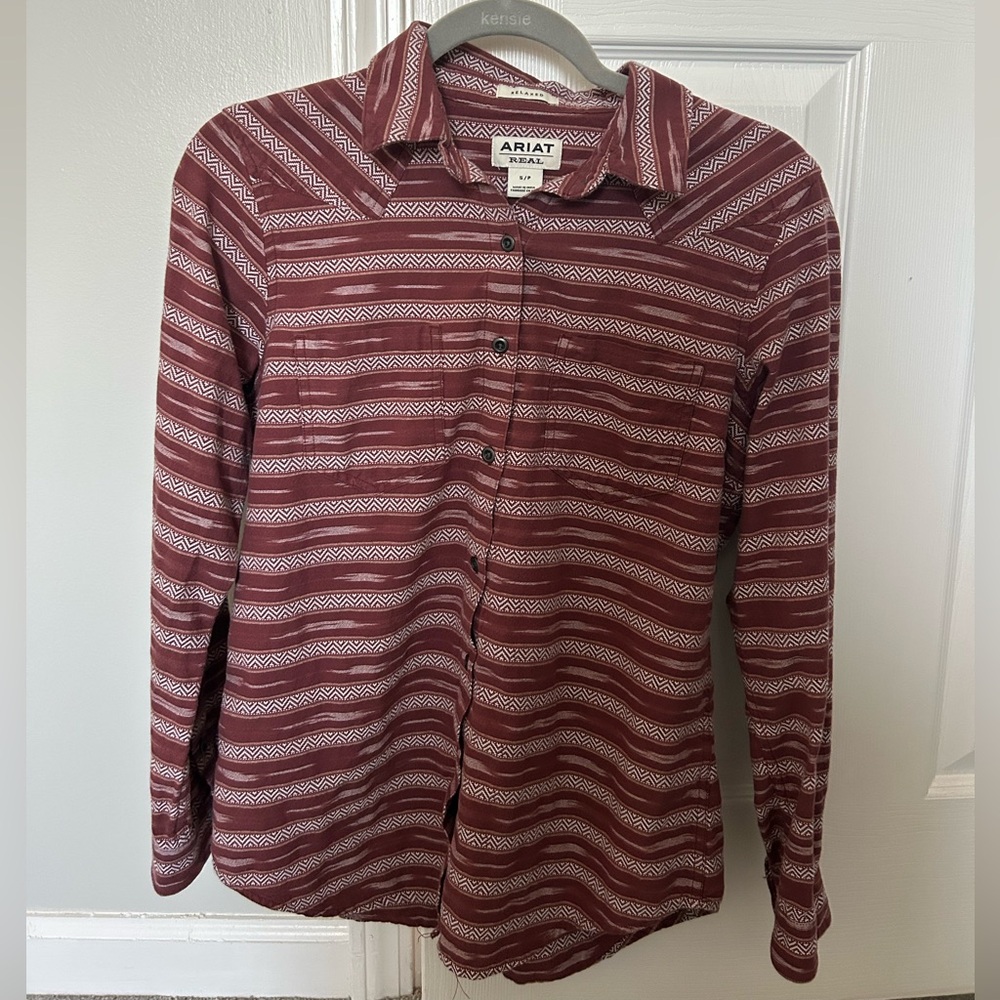 Ariat Button Up Top!!